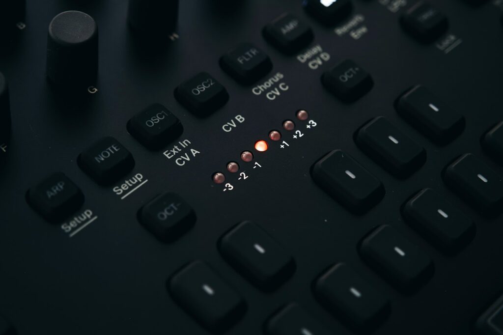 Sintetizzatore Hardware Analogico Compact